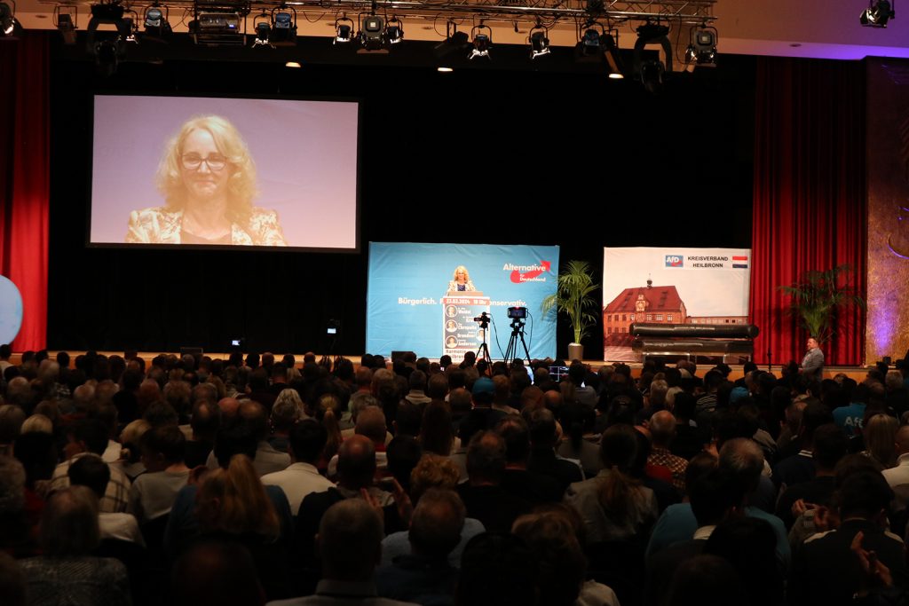 Landtagsabgeordnete und Kreisvorsitzende Carola Wolle in der Harmonie Heilbronn